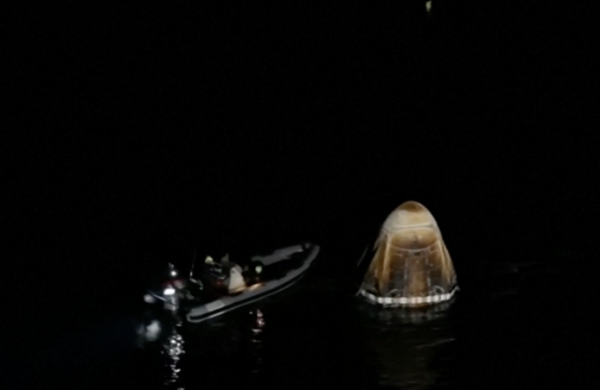 La tripulación de la Estación Espacial Internacional regresa de urgencia a la Tierra